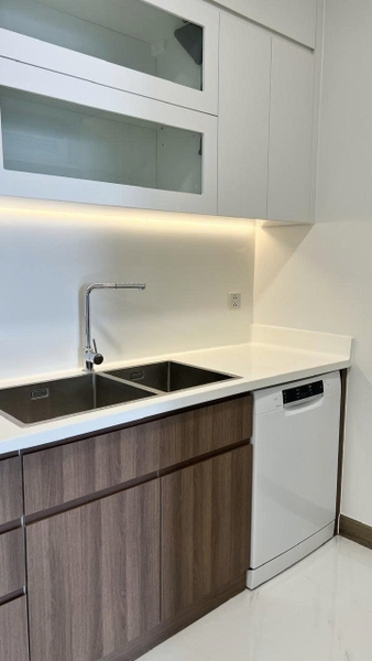 👉 SHOPHOUSE FOR RENT – SUNWAH PEARL- 3 BEDROOMS- 62 MILLION/MONTH