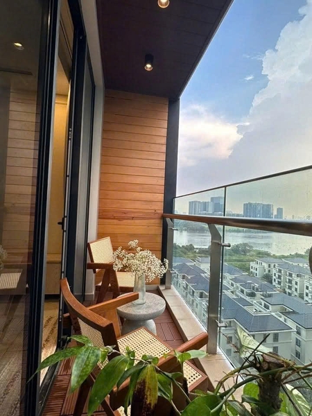 VINHOMES GOLDEN RIVER AT DISTRICT 1 FOR RENT | 67M2 | 2 BEDROOMS | PINK BOOK
