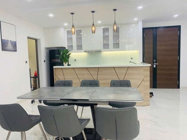 🌸 MIDTOWN M5 – RARE CORNER UNIT WITH RIVER  PARK VIEW | FULLY FURNISHED 🌸