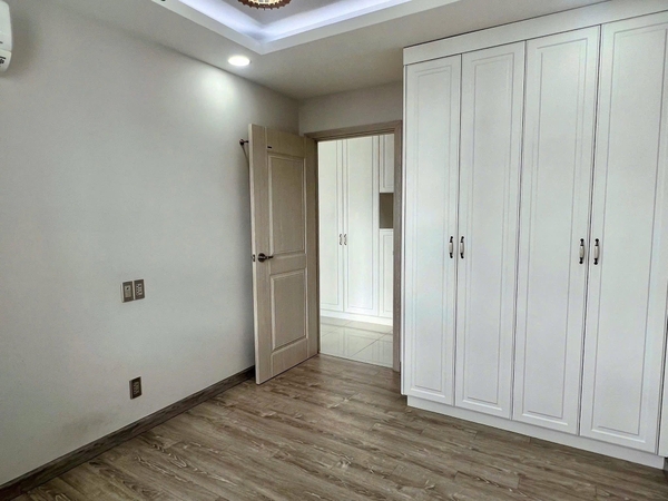 FOR SALE SCENIC VALLEY 2 PHU MY HUNG APARTMENT 2 BEDROOM 75M2