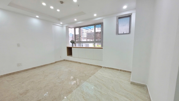 GROUND HOUSE SCENIC VALLEY PHU MY HUNG WITH BASIC FURNITURE FOR RENT