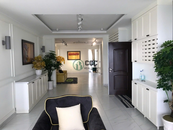 ✨FOR SALE – HAPPY VALLEY PENTHOUSE- 240M2- 5 BEDROOMS