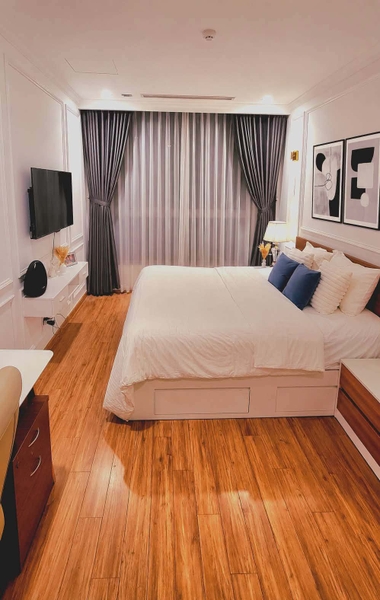 FOR SELL VINHOMES CENTRAL PARK 82M2 2 BEDROOMS WITH FULLY FURNISHED