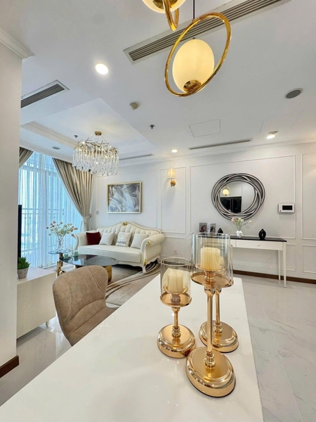 URGENT SALE – VINHOMES CENTRAL PARK APARTMENT – 2 BEDROOMS – 79SQM – TITLE DEED