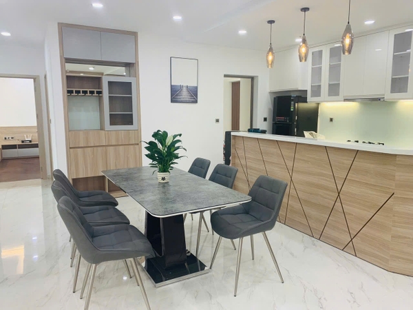 🌸 MIDTOWN M5 – RARE CORNER UNIT WITH RIVER  PARK VIEW | FULLY FURNISHED 🌸