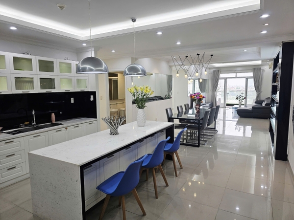RIVERSIDE RESIDENCE NGUYEN LUONG BANG STREET FOR SALES 3 BEDROOMS
