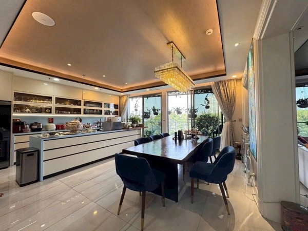 FOR SALE MIDTOWN PHU MY HUNG COMBINED UNITS 420SQM 4BR