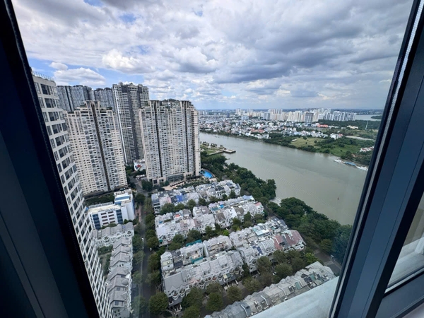 3 BEDROOMS AT SUNWAH PEARL FOR RENT FULL FURNISHED