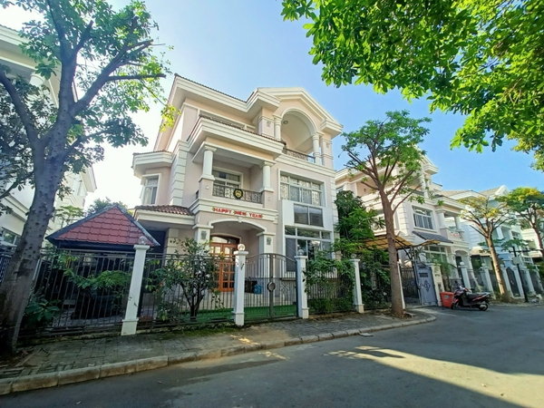 PHU MY HUNG VILLA FOR SELL 4 BEDROOMS