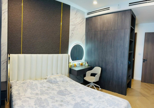 LUMIERE THAO DIEN 2 BEDROOMS FULL OPTION FOR SELL