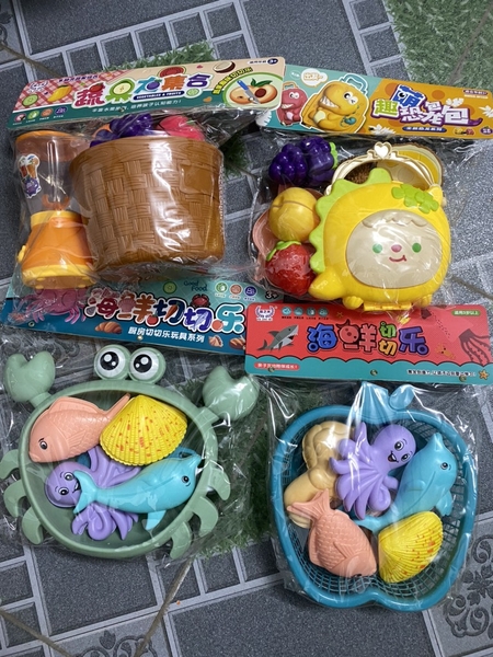 Bộ Đồ Chơi Cắt Trái Cây Rau Củ Mini Cho Bé – Kèm Dao, Thớt và Khay Đựng Xinh Xắn