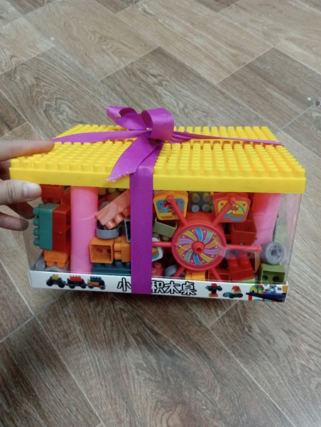 BỘ ĐỒ CHƠI LẮP RÁP BÀN MINI KÈM GẠCH XẾP HÌNH – CÓ NẮP NHƯ MÁI NHÀ