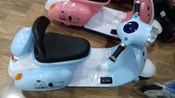 XE MÁY ĐIỆN VESPA BÉ