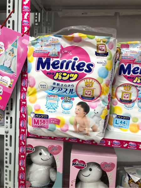 Bỉm - tã quần Merries size M 58 miếng (cho bé 6-11kg)