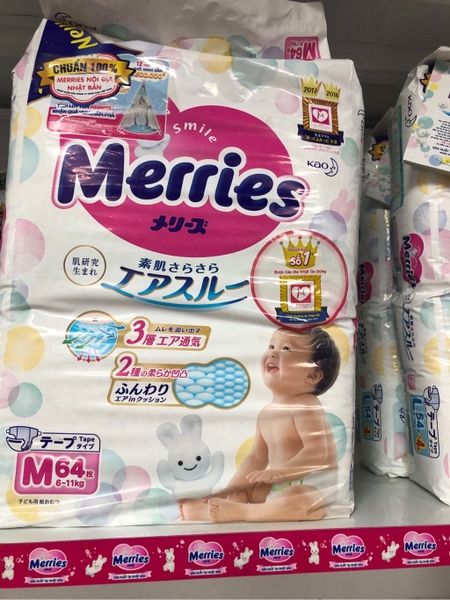 Bỉm tã dán Merries size M 64 miếng (6-11kg)
