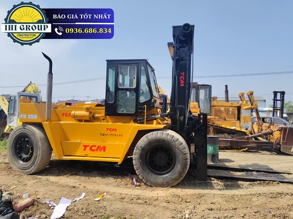 Xe Nâng Dầu FORKLIFT TCM FD250 - Đời 2018 - Nhập Khẩu Nhật Bản