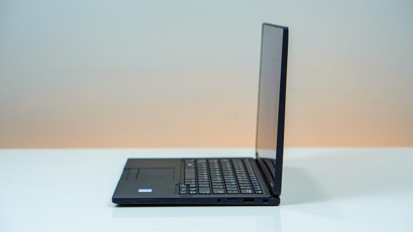 Laptop cũ Dell Latitude 7390 2in1 Core i7-8650U | 16GB | 512GB | 13.3 inch Cảm ứng