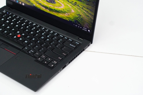 Laptop cũ Lenovo Thinkpad X1 Carbon Gen 7 Core i7-8550U[8665U] | 16GB | 256GB | 14 inch FHD