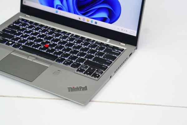 Laptop cũ Lenovo Thinkpad X1 Carbon Gen 6 [Màu Bạc] Core i7-8665U | 16GB | 256GB | 14 inch FHD Cảm ứng