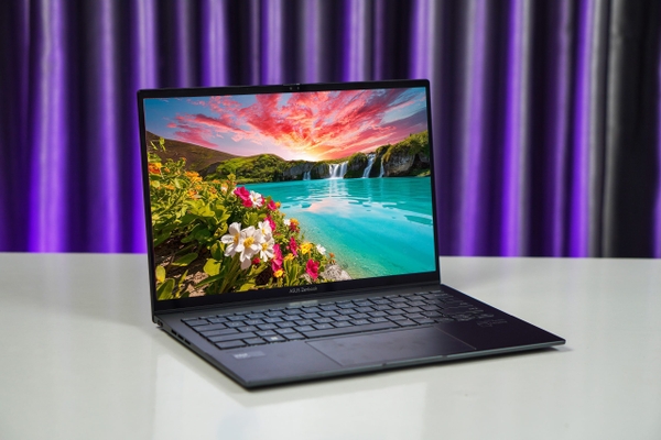 [New 100%] Laptop Asus Zenbook 14 OLED Q415MA-U5512 2024 | Core Ultra 5-125H | 8GB | 512GB | 14 inch FHD+ Cảm ứng