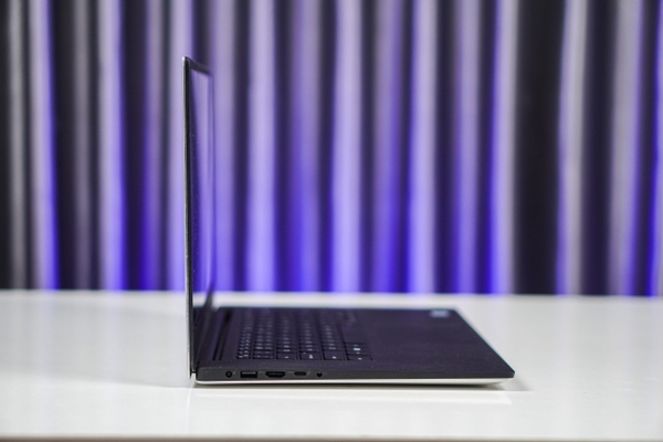 Laptop cũ Dell Precision 5540 Core i7-8850H | 32GB | 512GB | T1000 | 15.6 inch 4K cảm ứng