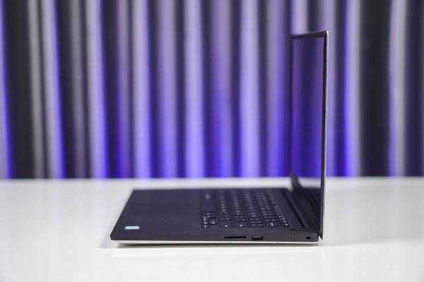 Laptop cũ Dell Precision 5540 Core i7-8850H | 32GB | 512GB | T1000 | 15.6 inch 4K cảm ứng