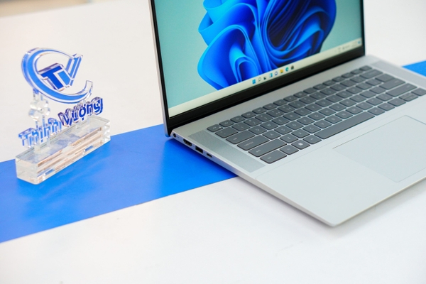 [New 100%] Laptop Dell Inspiron 5620 Core i7-1260P | 16GB | 512GB | 16 inch FHD+