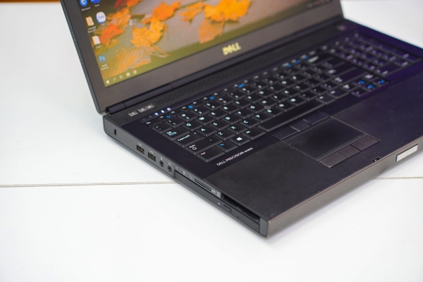 Laptop cũ Dell Precision 6800 Core i7-4930MQ | 8GB | 256GB | Quardo K3100M | 17 inch FHD