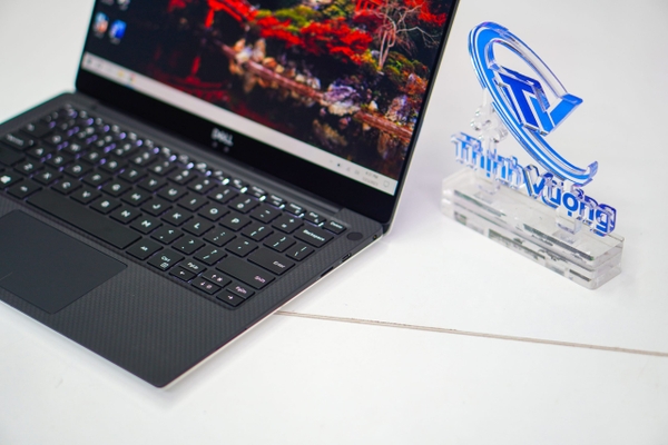 Laptop cũ Dell XPS 9370 Core i7-8550U | 16GB | 256GB | 13.3 inch FHD | 13.3 inch FHD