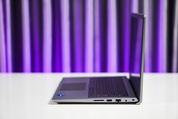 Laptop cũ Dell Vostro 3420 [Màu Xám] Core i5-1235U | 8GB | 512GB | 14 inch FHD IPS