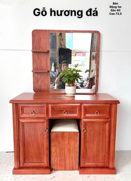 Bàn phấn gỗ hương đá MS17
