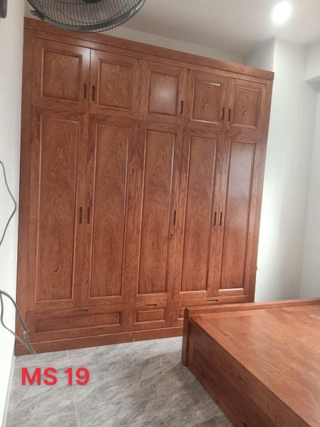 Tủ gỗ 5 cánh cao hương đá MS19
