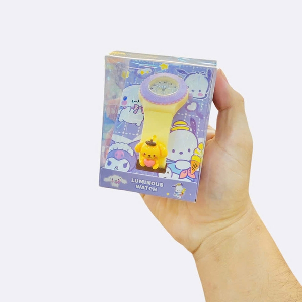 Đồng Hồ Đeo Tay Cho Bé Mặt Số Dây Đính Sticker Nổi Kèm Hộp Nhựa Trong Sanrio Family Mix 5 Mẫu