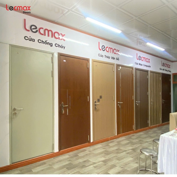 cua-thep-van-go-nhieu-mau-ma-da-dang