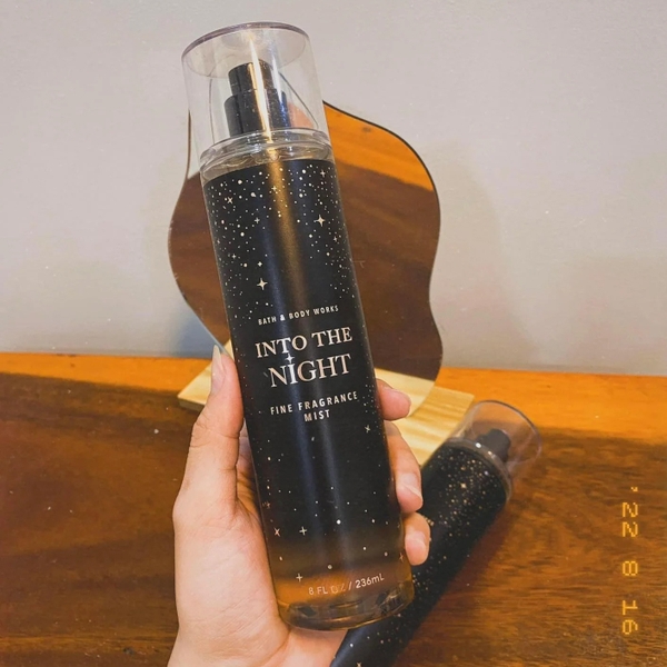 Nước hoa Body mist BATH & BODY WORKS fine fragrance 236ml - into the night
