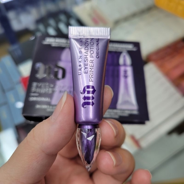 Kem lót mắt URBAN decay eyeshadow primer mini 2ml (tím)