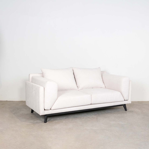 Ghế Sofa Gỗ Cao Su Tự Nhiên TROMSO 601Ghế Sofa Gỗ Cao Su Tự Nhiên TROMSO 601 – Thiết kế Bắc Âu, Vải bọc chống thấm, dễ vệ sinh | Decoraz.vn