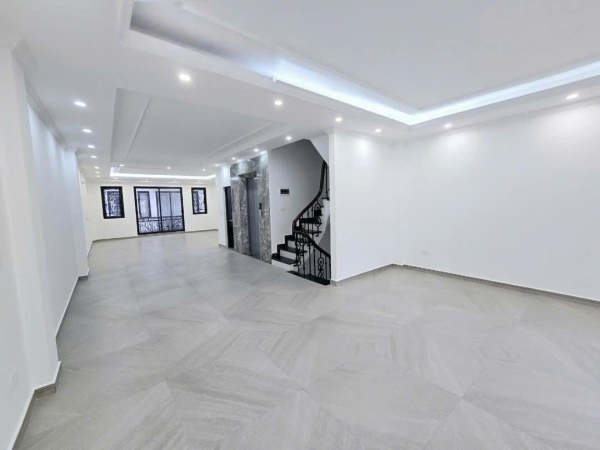 NHÀ PHÂN LÔ NGÕ 800-CẦU GIẤY