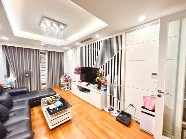 NHÀ PHÂN LÔ PHÙNG TRÍ KIÊN-CẦU GIẤY