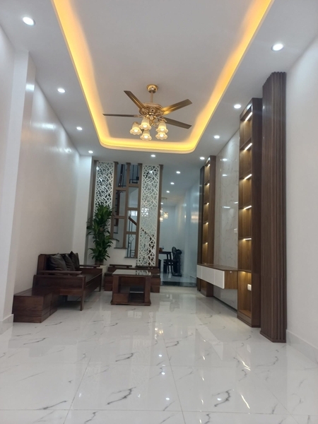 NHÀ PHÂN LÔ TRẦN QUỐC HOÀN-CẦU GIẤY