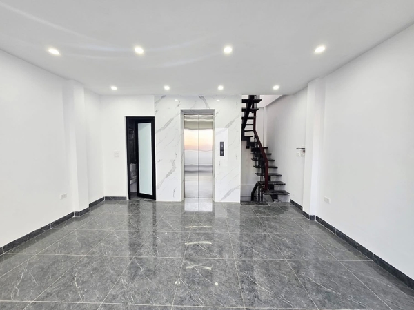 NHÀ MẶT PHỐ LẠC LONG QUÂN,