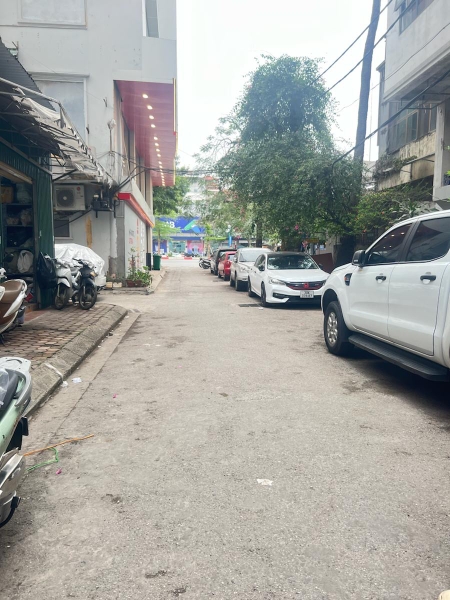 NHÀ PHÂN LÔ NGÕ 389- HOÀNG QUỐC VIỆT