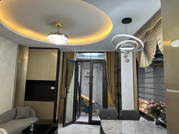 NHÀ MẶT NGÕ HOÀNG QUỐC VIỆT