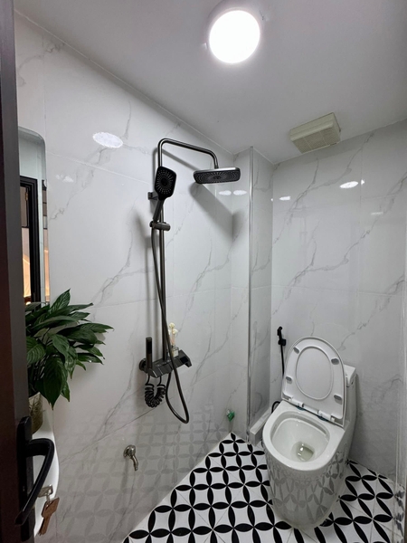 NHÀ MẶT NGÕ 114 TRUNG KÍNH