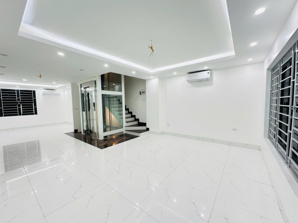 NHÀ NGÕ 210 HOÀNG QUỐC VIỆT