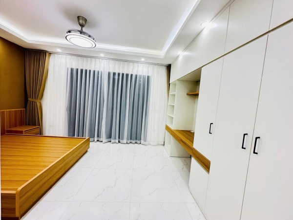 NHÀ NGÕ 210 HOÀNG QUỐC VIỆT