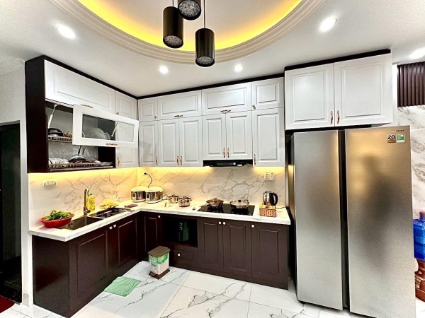 NHÀ MẶT PHỐ TRUNG KÍNH