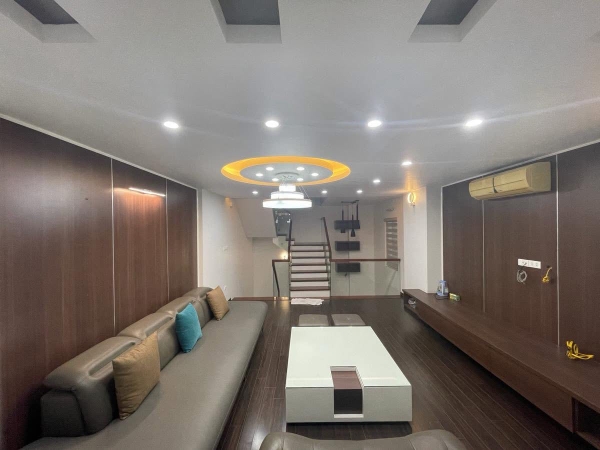 NHÀ MẶT PHỐ TRUNG KÍNH