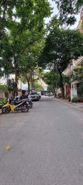 NHÀ PHÂN LÔ TRUNG YÊN