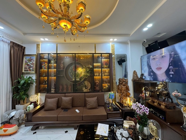 PHÂN LÔ HOÀNG QUỐC VIỆT
